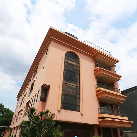 Hotel 678 Kemang Powered By Cocotel Джакарта Экстерьер фото