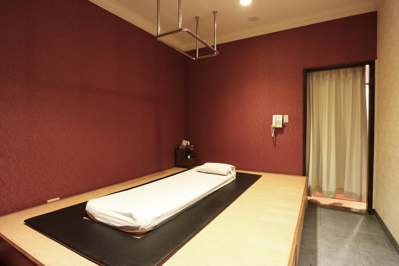 Hotel 678 Kemang Powered By Cocotel Джакарта Экстерьер фото